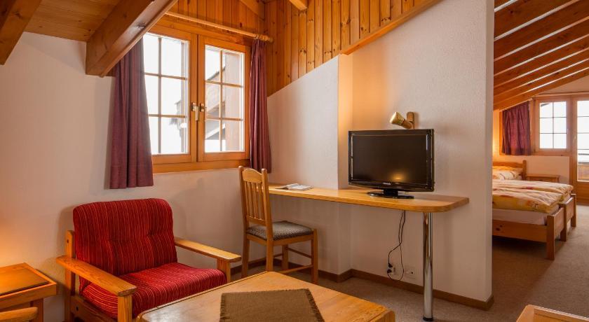 Familienhotel Garni Sporting Bettmeralp Szoba fotó