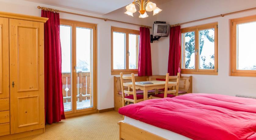 Familienhotel Garni Sporting Bettmeralp Szoba fotó