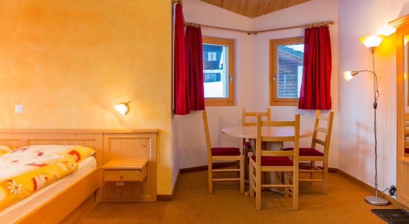 Familienhotel Garni Sporting Bettmeralp Szoba fotó