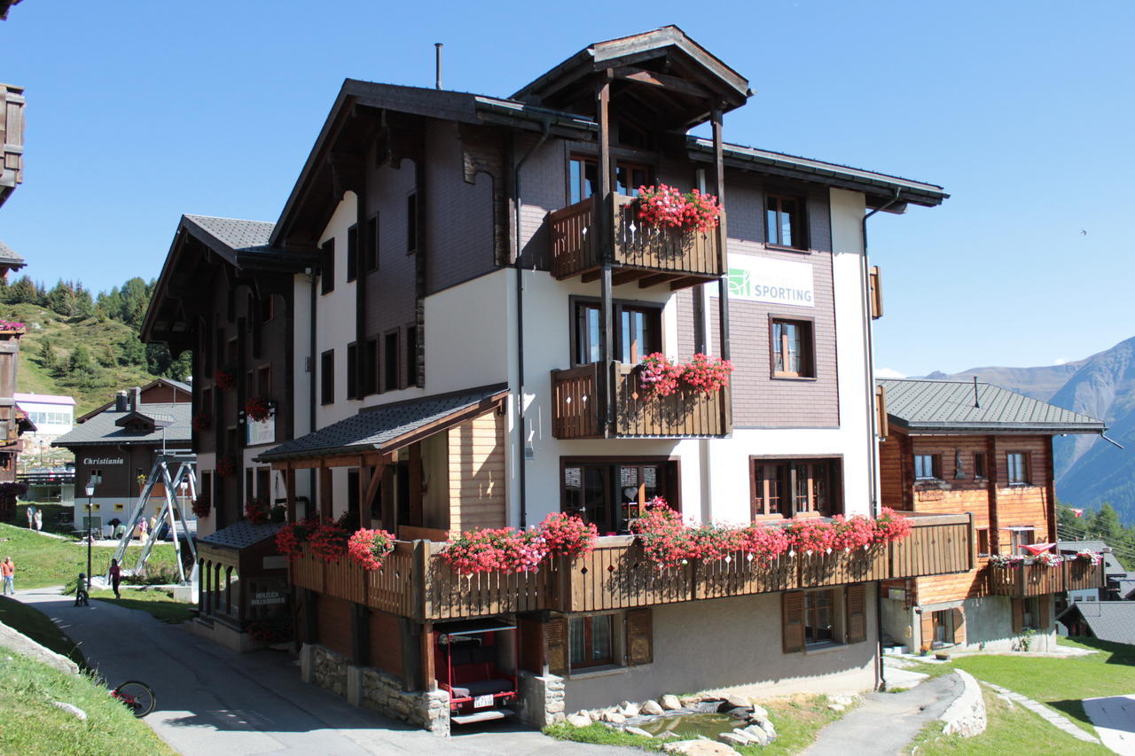 Familienhotel Garni Sporting Bettmeralp Kültér fotó